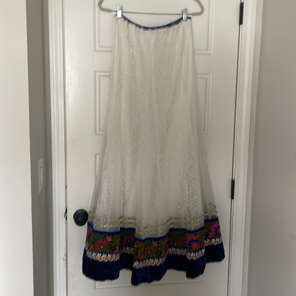 Lehenga (Skirt) Maxi white Lace & Netting Embroidered & Appliquéd Adjustable - Picture 6 of 8